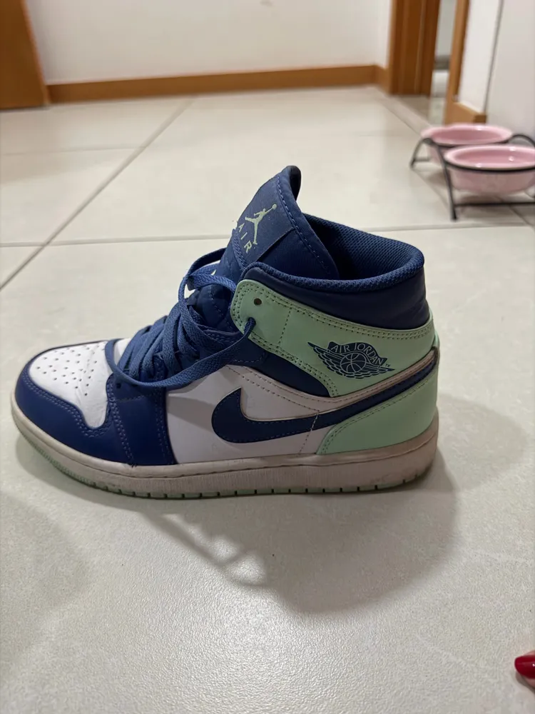 tênis nike air jordan 1 mid azul e verde 38