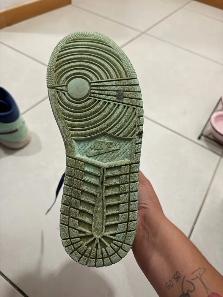 tênis nike air jordan 1 mid azul e verde 38
