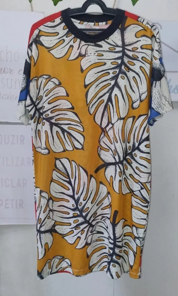 Vestido amarelo/vermelho estampado P/M