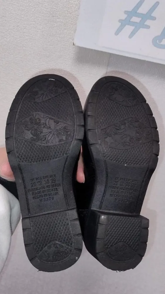 Bota infantil preta 28