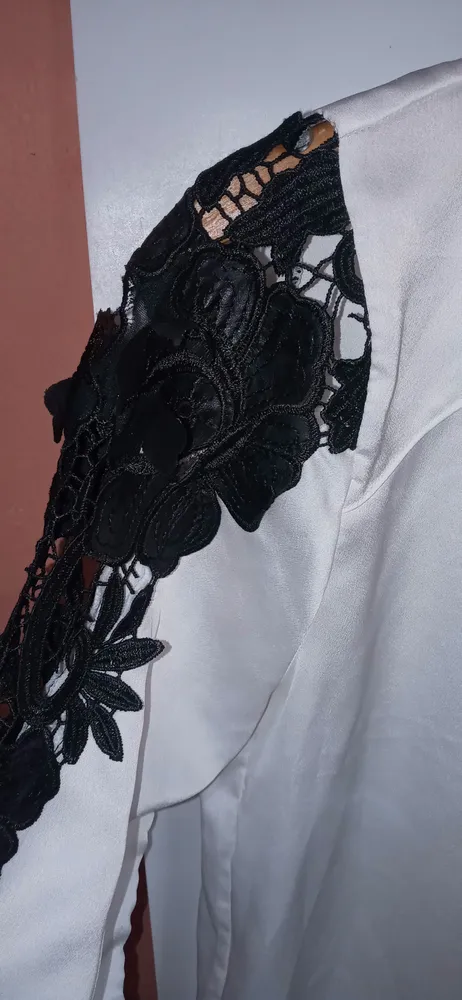 Camisa em tecido acetinado