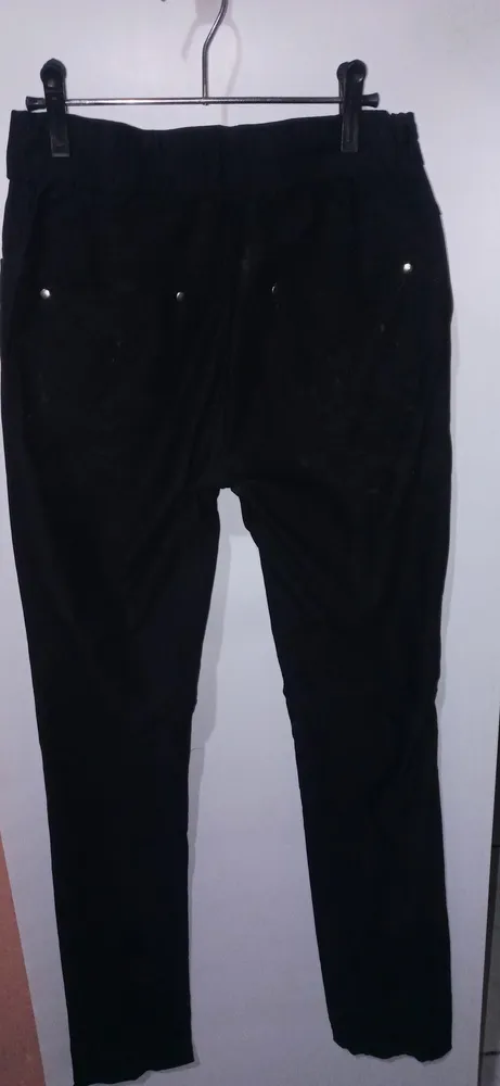 Calça Preta com elastano Chifon