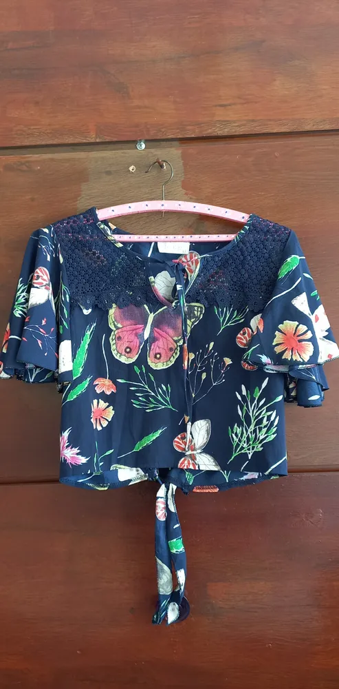 Cropped estampado tamanho M
