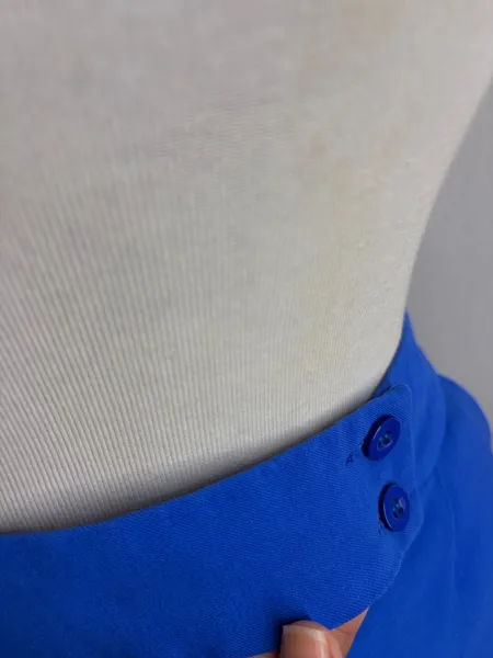 SHORT ALFAIATARIA FEM. AZUL BIC CINT. ALTA