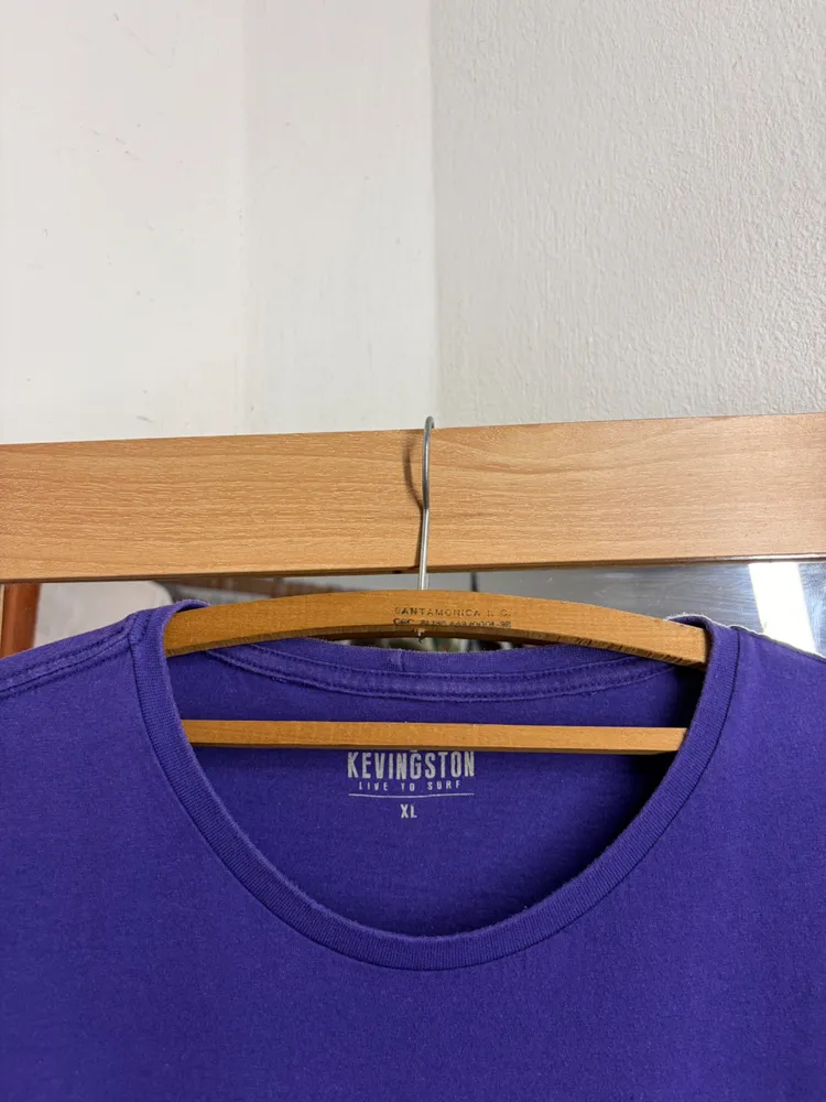 BLUSA MASC. BASICA ROXA LIFE TO SURF MG. CURTA