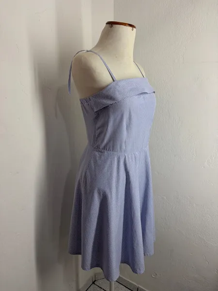 VESTIDÔW TRICOLINE LISTRAS AZUL & BRANCA
