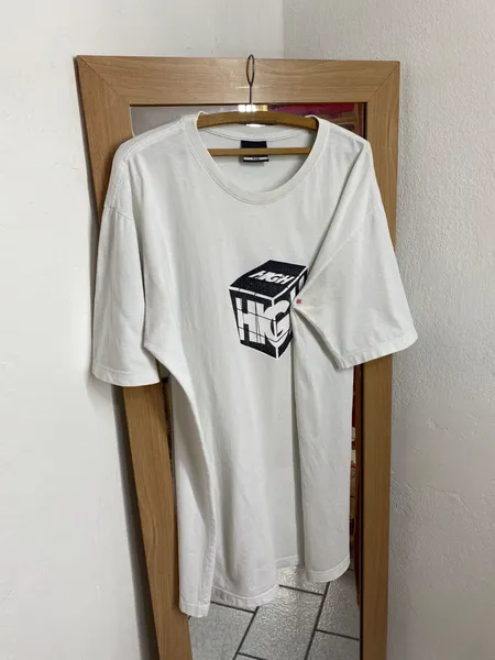 CAMISETA MASC. ESTAMPADA HIGH BRANCA MG. CURTA