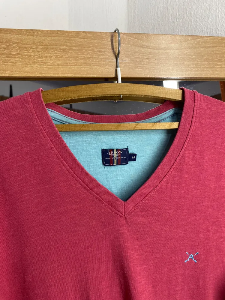 BLUSA GOLA V VERMELHA MG. CURTA