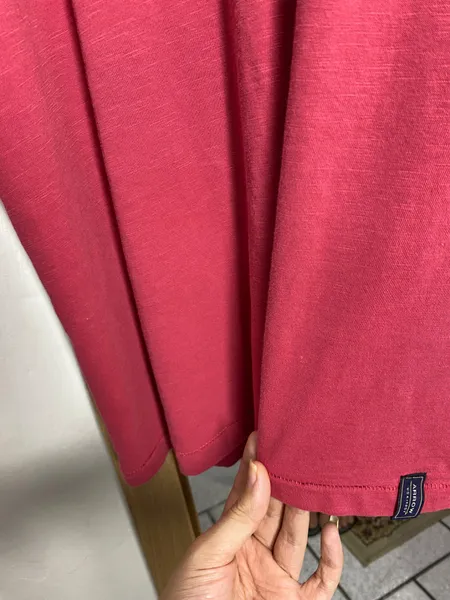 BLUSA GOLA V VERMELHA MG. CURTA