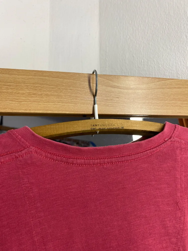 BLUSA GOLA V VERMELHA MG. CURTA