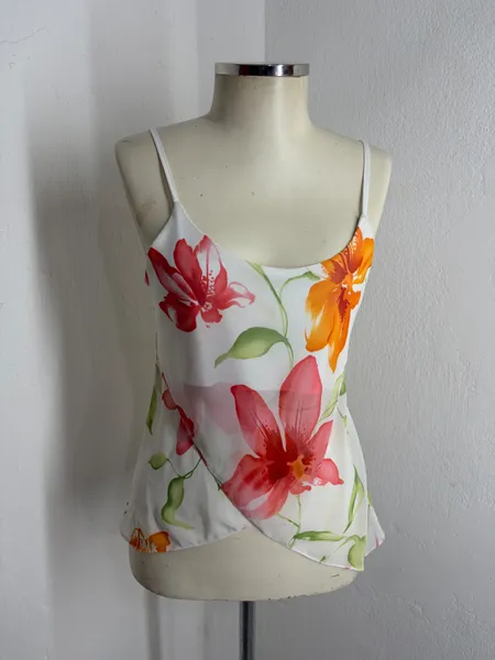 REGATA FEM. ESTAMPA FLORAL TRANSPASSADA EM CREPE