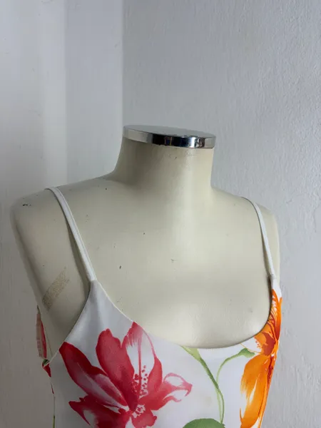 REGATA FEM. ESTAMPA FLORAL TRANSPASSADA EM CREPE