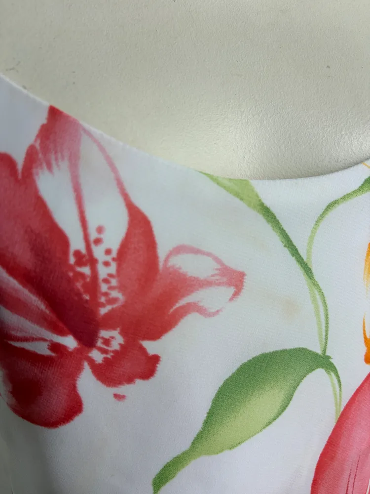 REGATA FEM. ESTAMPA FLORAL TRANSPASSADA EM CREPE