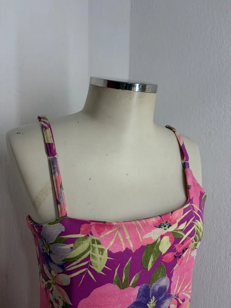 VESTIDÔW ESTAMPA FLORAL EM MALHA VINTAGE (CGC)