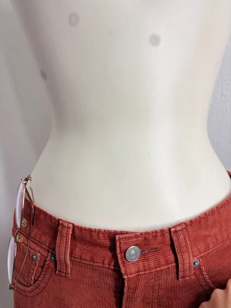 CALÇA UNISSEX CORDUROY TERRACOTA SKINNY LEVIS 511 W32 L32