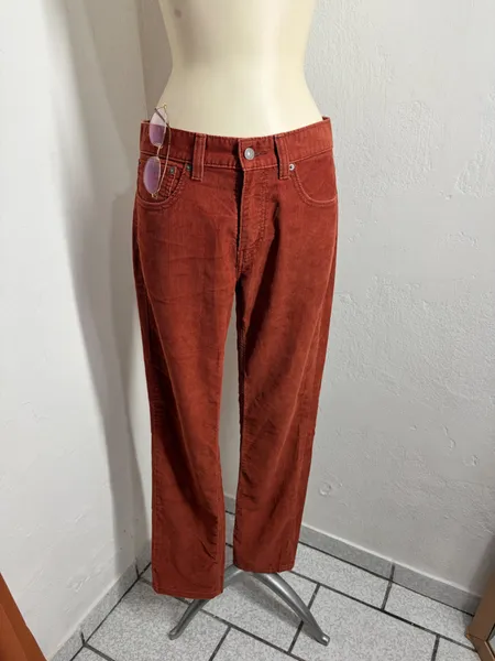 CALÇA UNISSEX CORDUROY TERRACOTA SKINNY LEVIS 511 W32 L32
