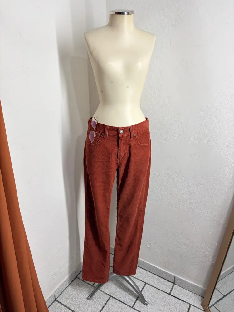 CALÇA UNISSEX CORDUROY TERRACOTA SKINNY LEVIS 511 W32 L32