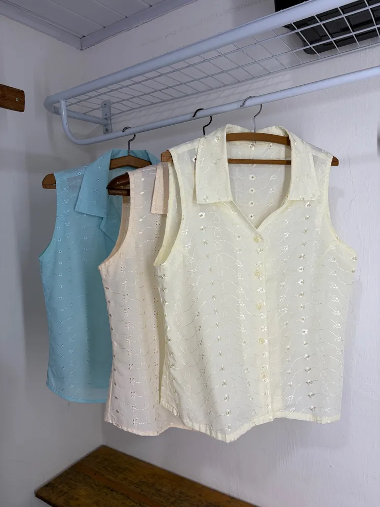 CAMISA FEM. LAISE BRODERIE ANGLAISE SEM MG. AMARELA VINTAGE