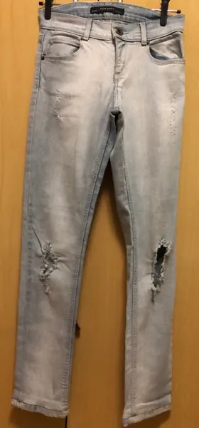 Calça jeans Zara destroyed azul  claro 34