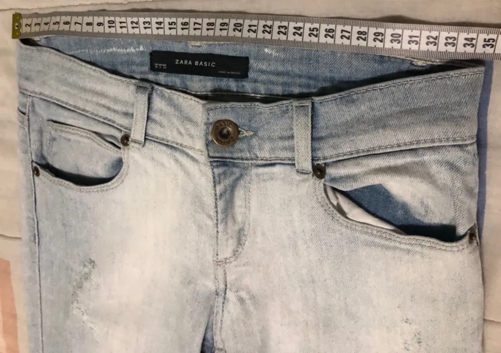 Calça jeans Zara destroyed azul  claro 34