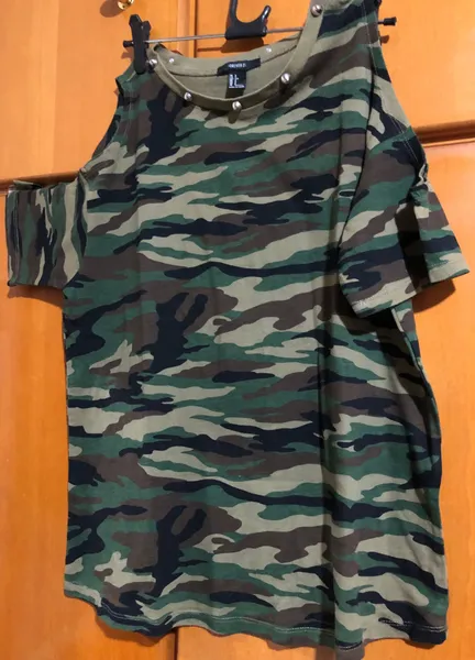 Camiseta camuflada forever 21 p