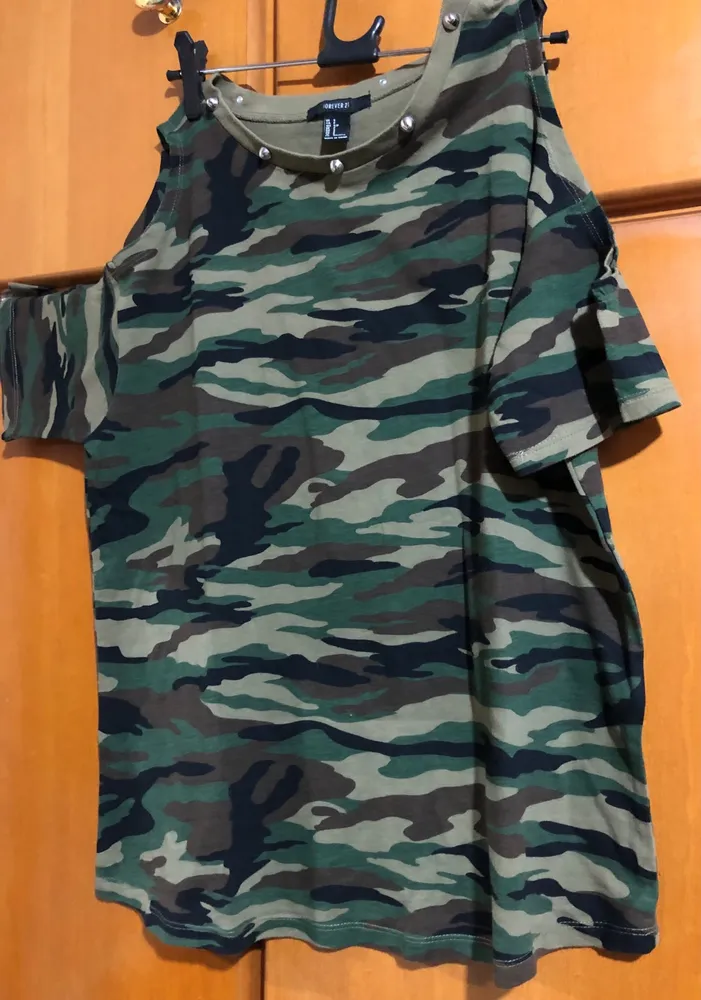 Camiseta camuflada forever 21 p