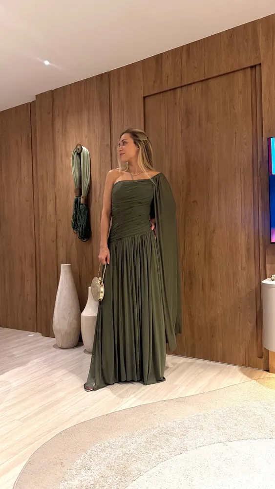Vestido de festa longo um ombro só verde oliva