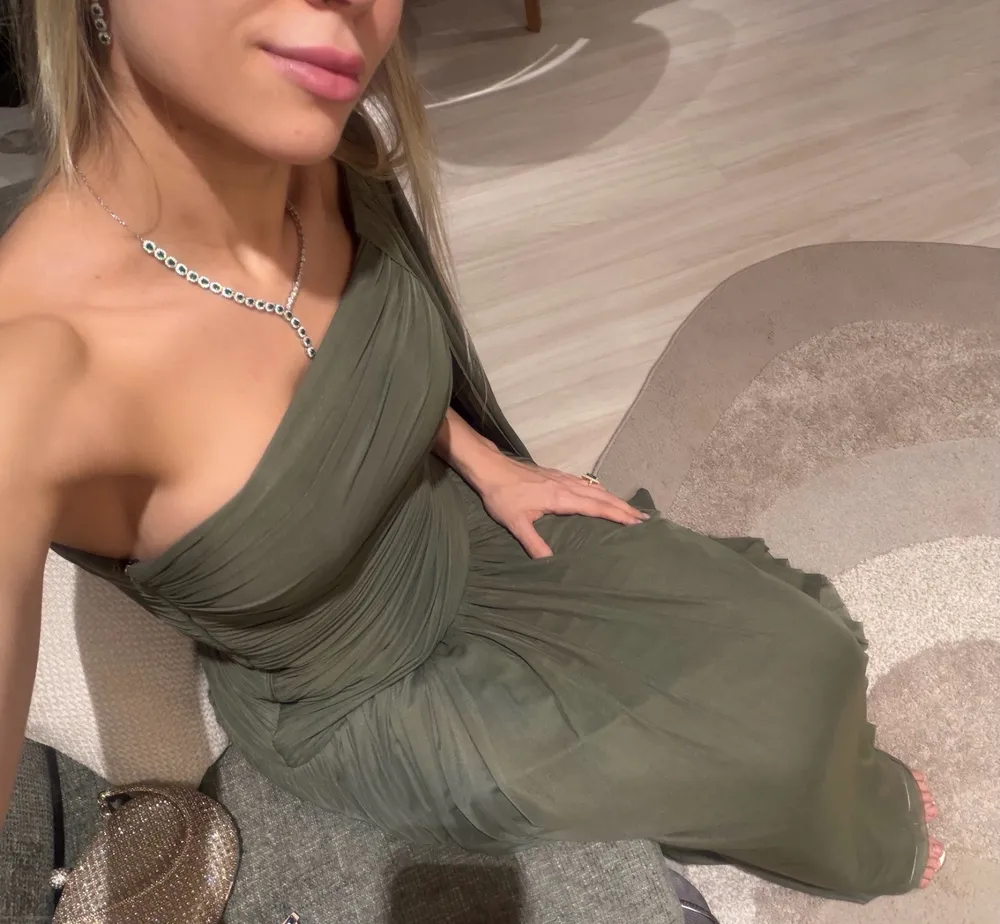 Vestido de festa longo um ombro só verde oliva
