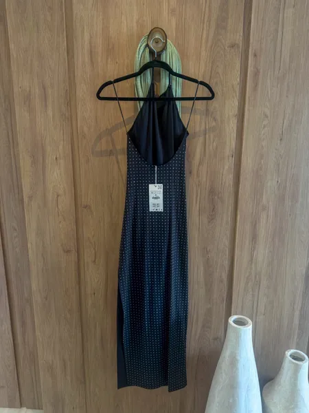 Vestido Frente Unica com Brilhos P