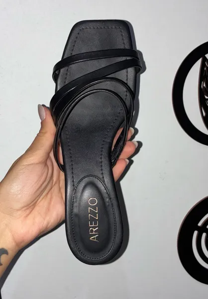 Sandália preta Arezzo 35