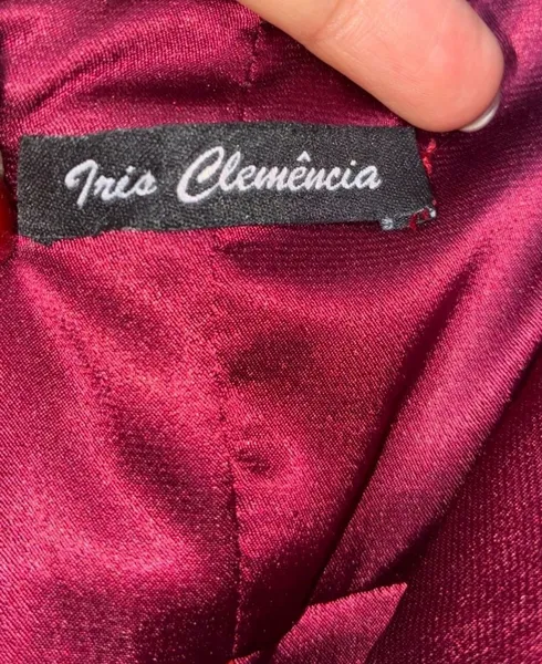 Vestido de festa Íris Clemência Marsala vinho bordo  m